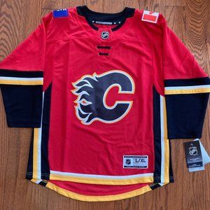 New With Tags Calgary Flames Youth Hockey Jersey  Size L/XL
